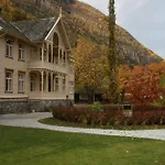 Lindstrom Hotel 3*
