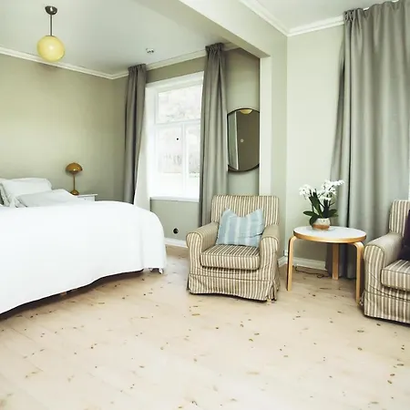 Lindstrom מלון Lærdalsøyri