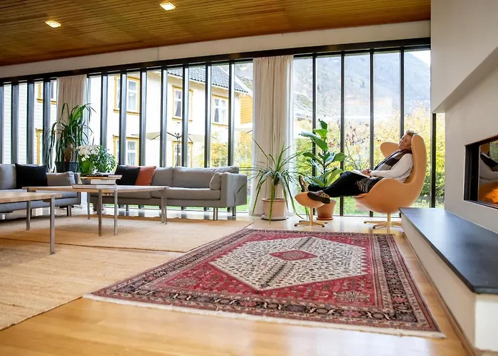 Lindstrom 3* Lærdalsøyri