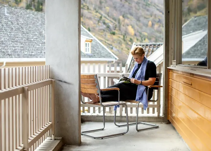 Lindstrom Lærdalsøyri