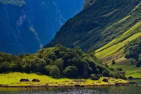 Lindstrom Lærdalsøyri