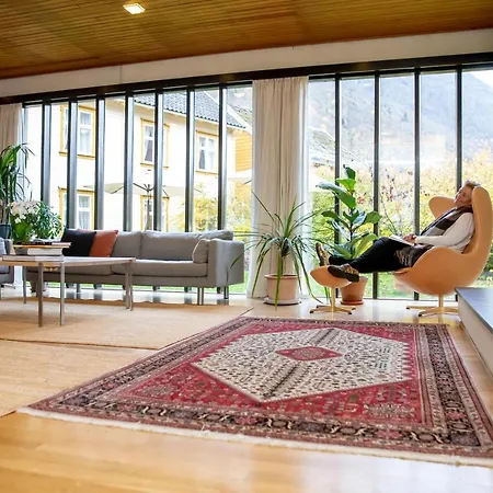 린드스트롬 3* Lærdalsøyri