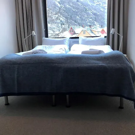 Otel Lindstrom 3*