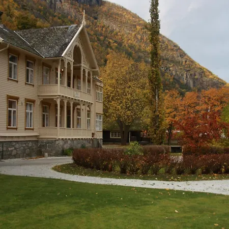 린드스트롬 호텔 3*