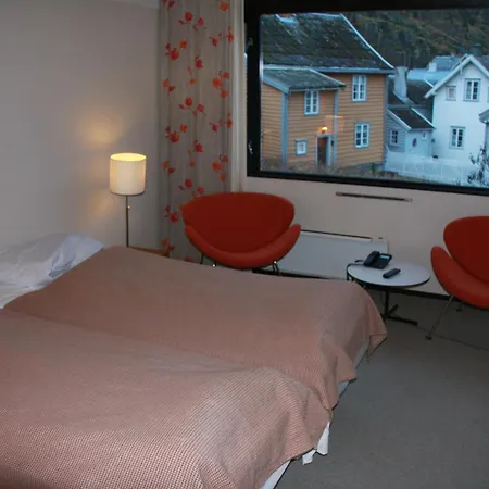 Otel Lindstrom 3*