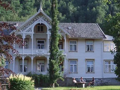 린드스트롬 호텔 Lærdalsøyri